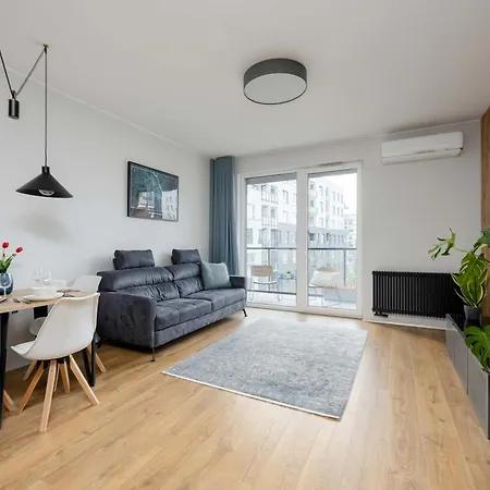 アパート Spacious With A Balcony, Parking And Air-conditioning By Renters