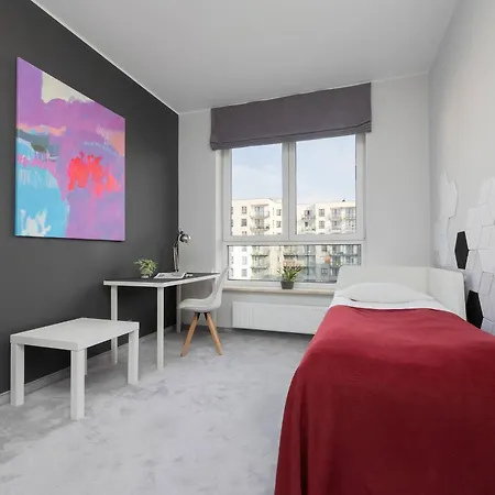 Apartment Spacious With A Balcony, Parking And Air-conditioning By Renters *