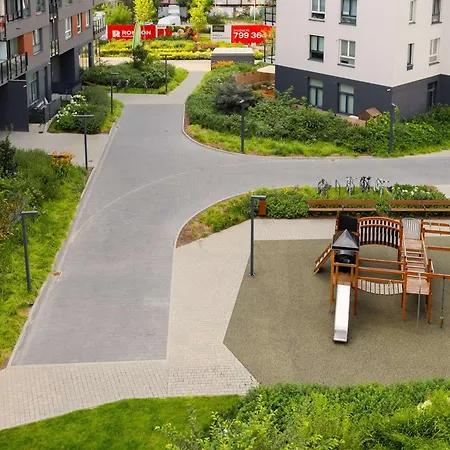 Spacious With A Balcony, Parking And Air-conditioning By Renters ワルシャワ